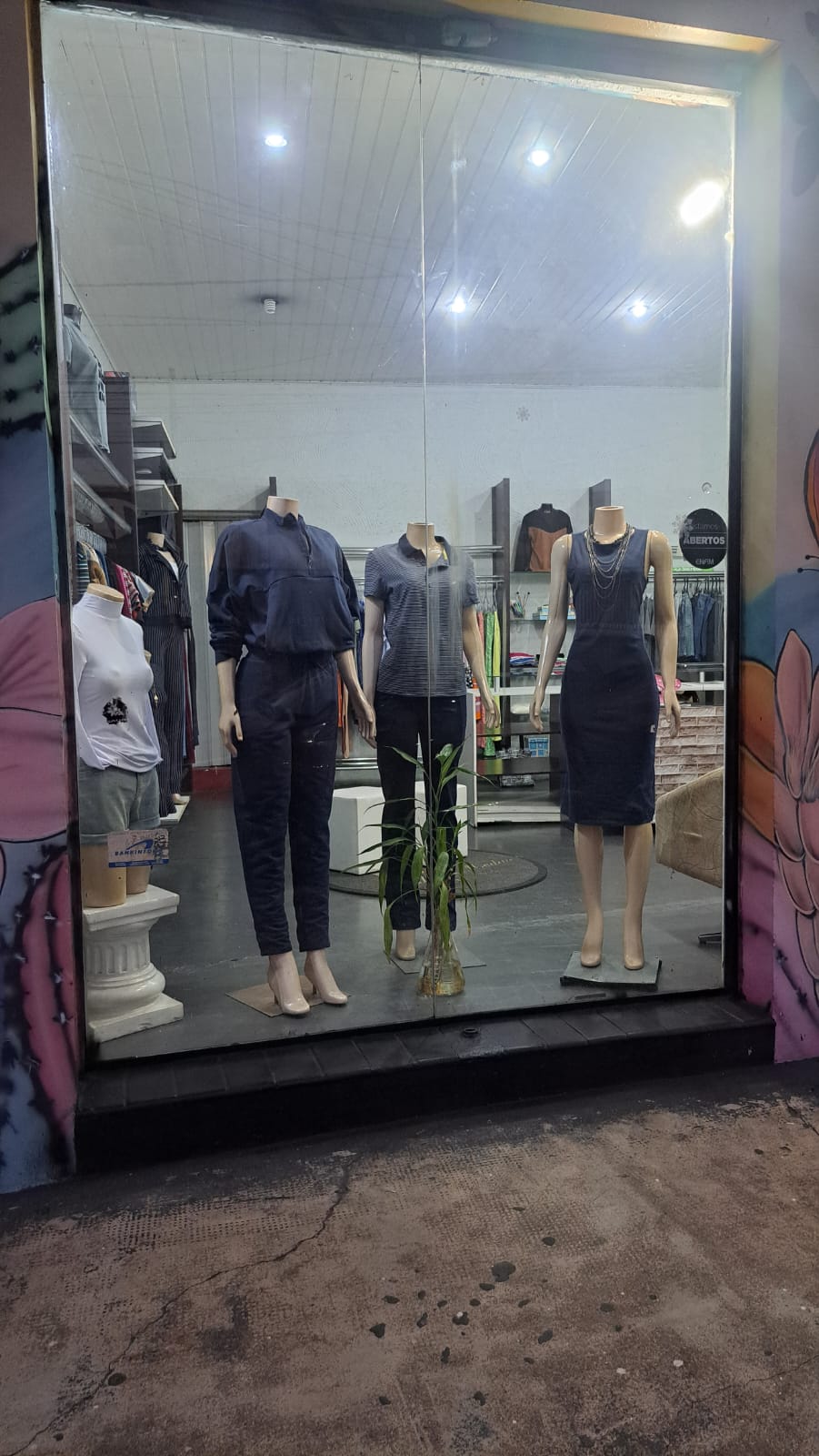 VITRINE.jpg