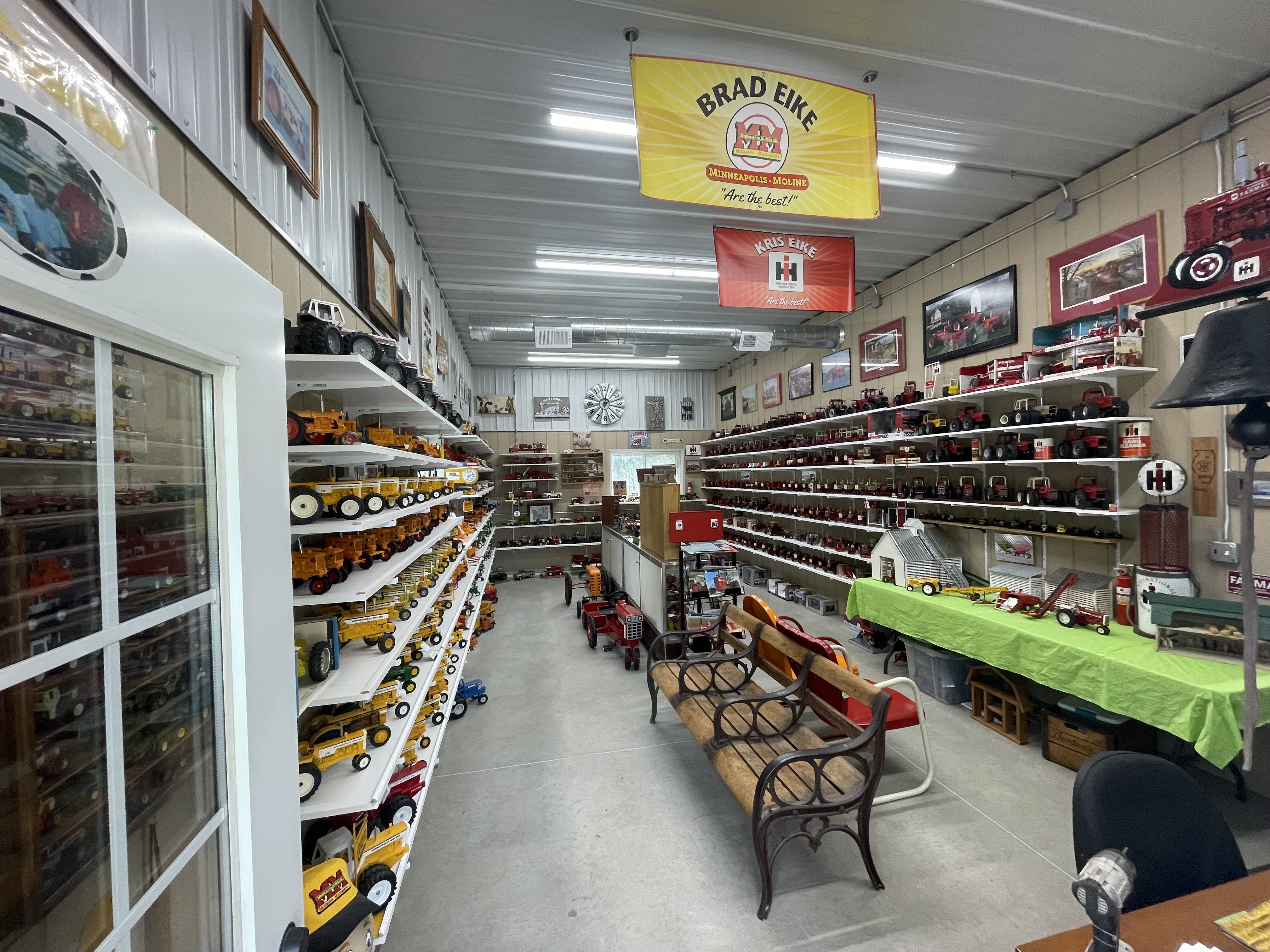 brad's hobby building interior
