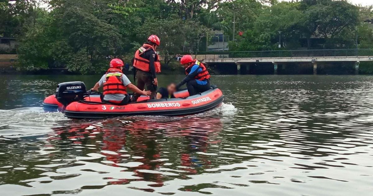 Noticia: Detienen a sujeto que se escondió en manglar luego de robar en Guayaquil Detienen a sujeto que se escondió en manglar luego de robar en Guayaquil