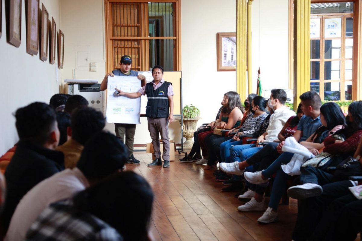 Noticia: El pago a miembros de mesa electoral aumentará a 40 dólares en Ecuador El pago a miembros de mesa electoral aumentará a 40 dólares en Ecuador