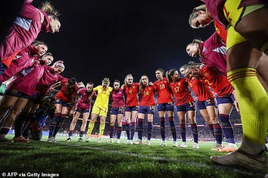 Two Spanish FA chiefs to sue their Women's World Cup winners for defamation amid kissing scandal