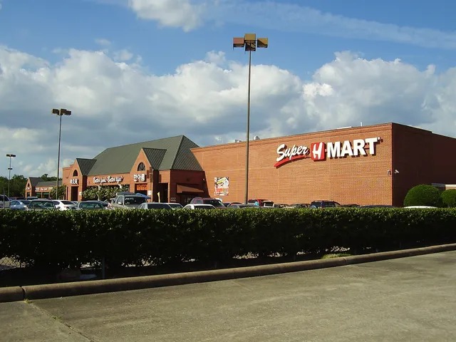 H Mart on Blalock Road, Houston