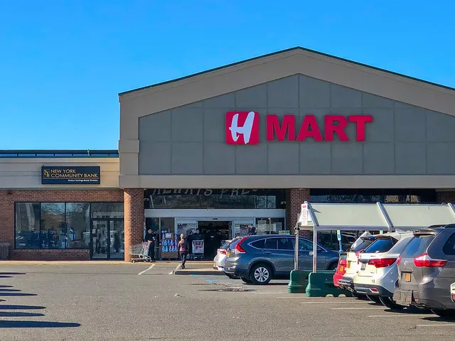 H Mart storefront in Jericho