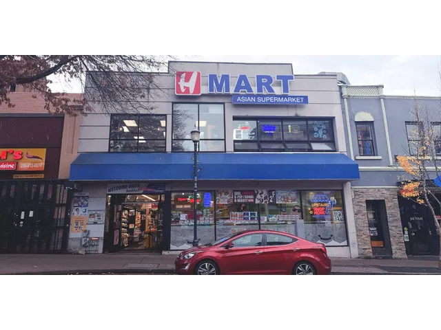 H Mart - UW