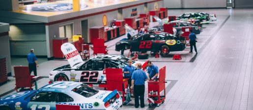 <p>Racing <strong>Insiders Tour</strong></p>