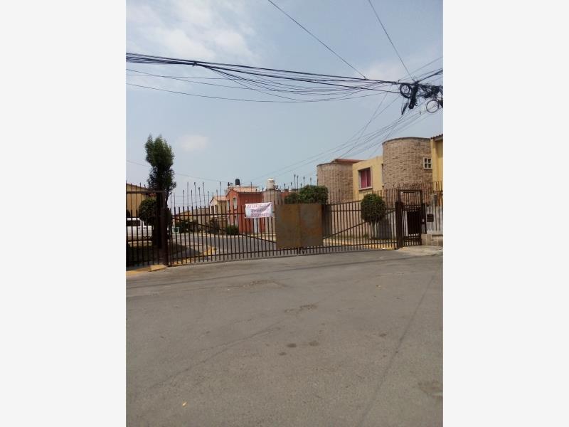 Casa en venta Geovillas de Santa Bárbara, Ixtapaluca, México, México 530,000 MXN MX19GN5972 Casa en venta Geovillas de Santa Bárbara, Ixtapaluca, México, México 530,000 MXN MX19GN5972