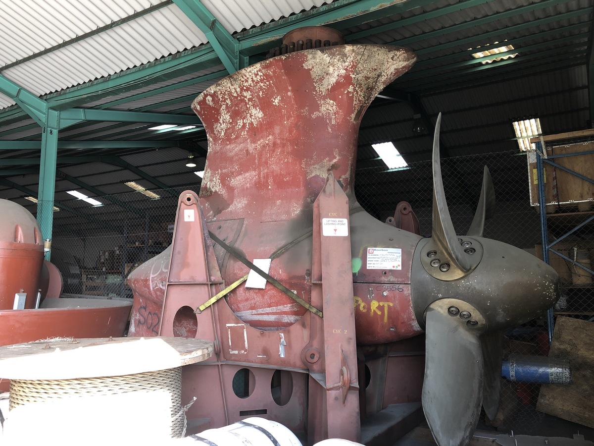 1230-rolls-royce-azp-120-thrusters_1