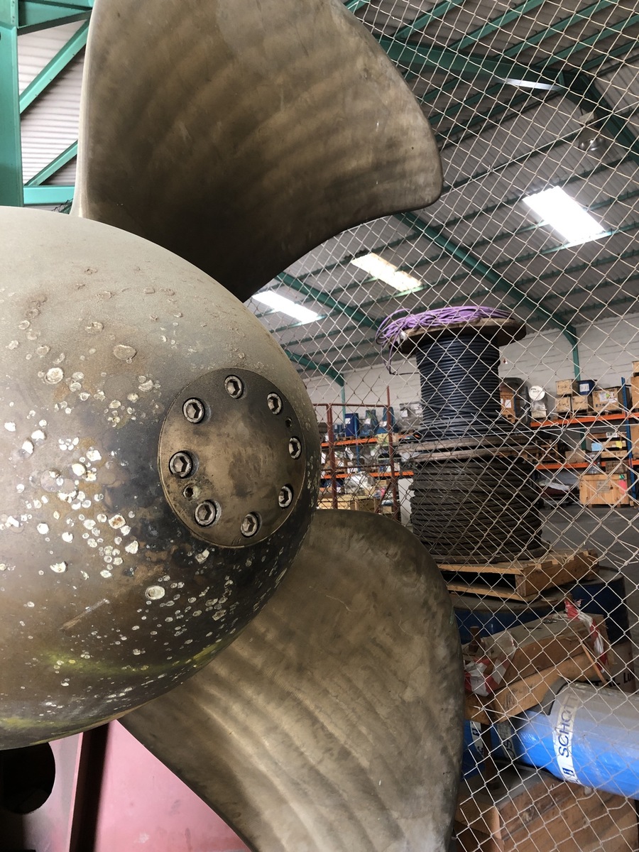 1230-rolls-royce-azp-120-thrusters_4