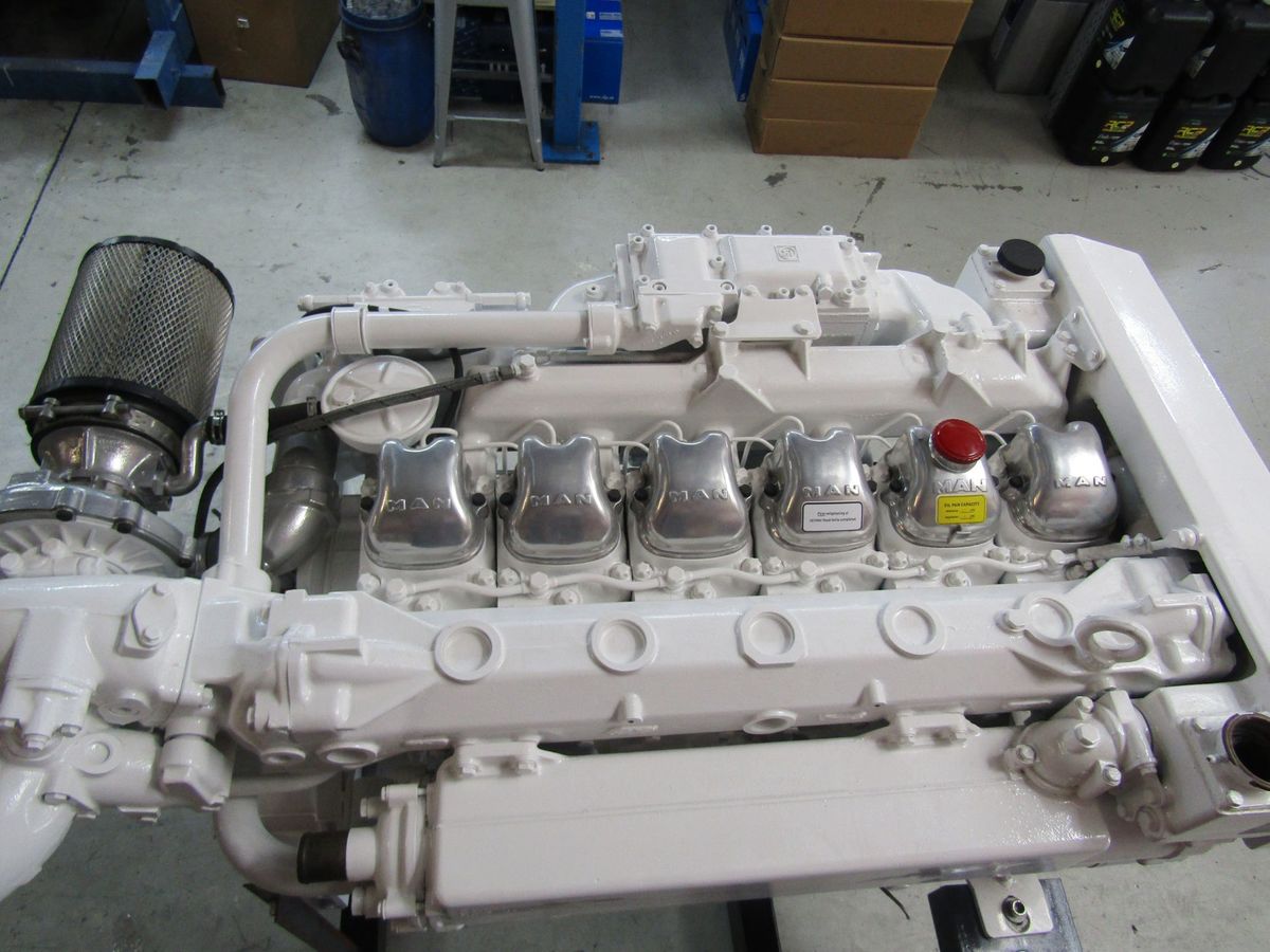 1450-marine-engine-man-d2866-le401-600-hp_2