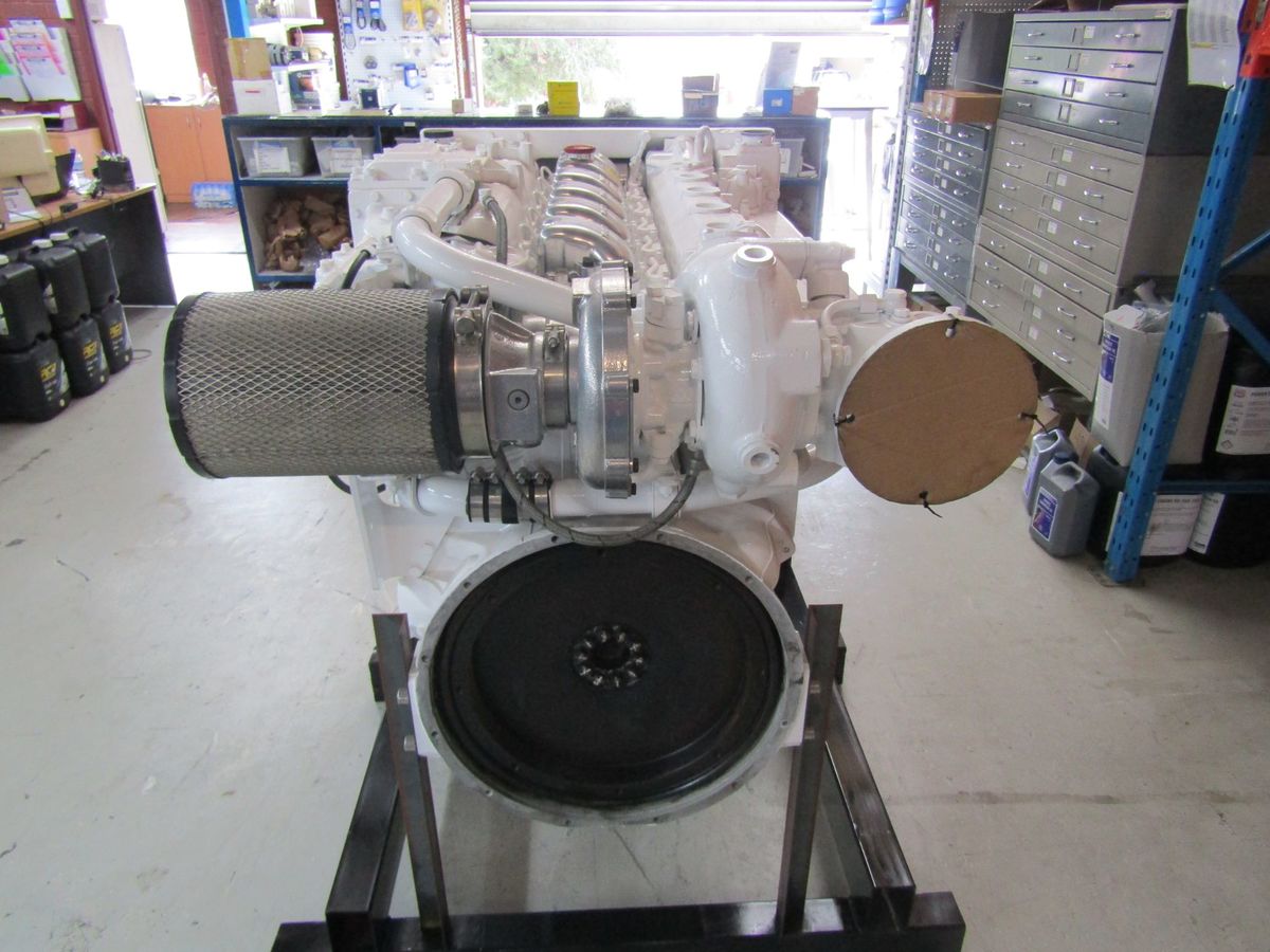 1450-marine-engine-man-d2866-le401-600-hp_3