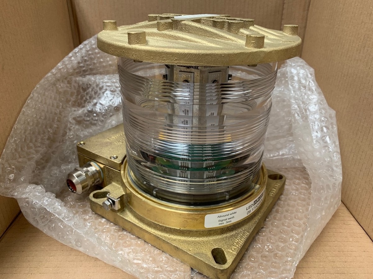 1457-glamox-series-65-led-navigation-lights_4