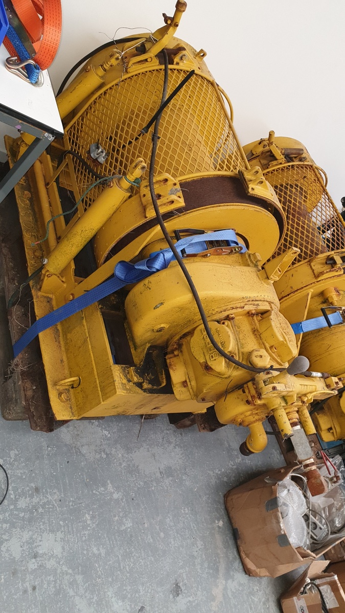 2102-ingersoll-beeb-man-riding-air-winches_3