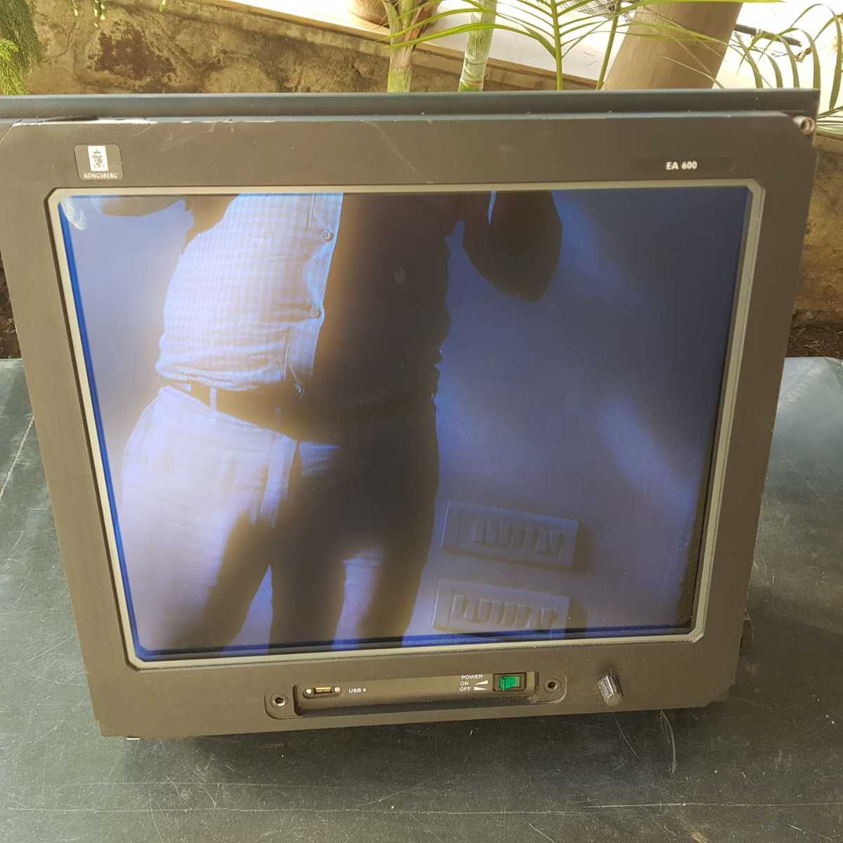 2215-kongsberg-dgps-rack-with-lcd-display_3