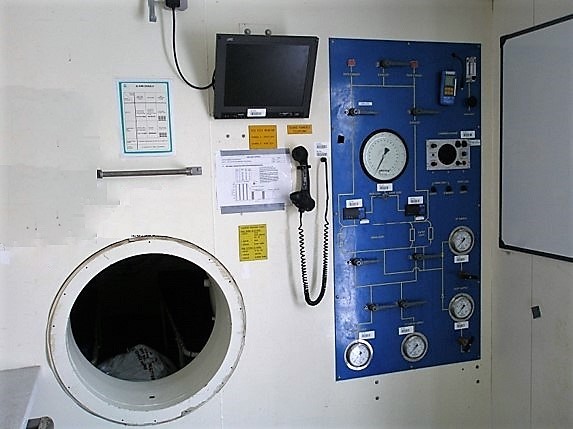 2359-comex-containerised-1-8m-diameter-air-chamber_2