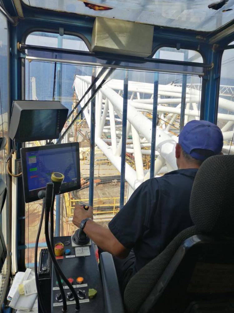 2584-huisman-120t-kingpost-crane_5