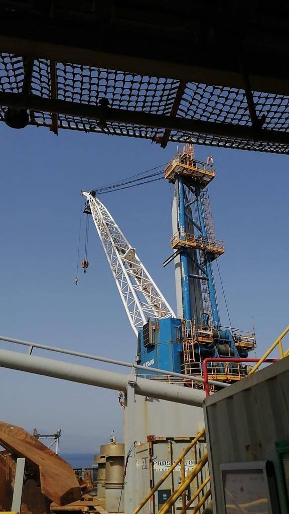 2584-huisman-120t-kingpost-crane_1