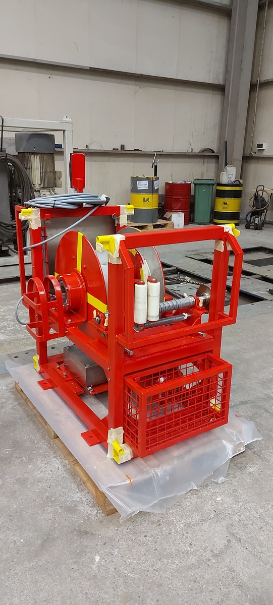 2615-compact-electric-winch-0-24-te-wll_3