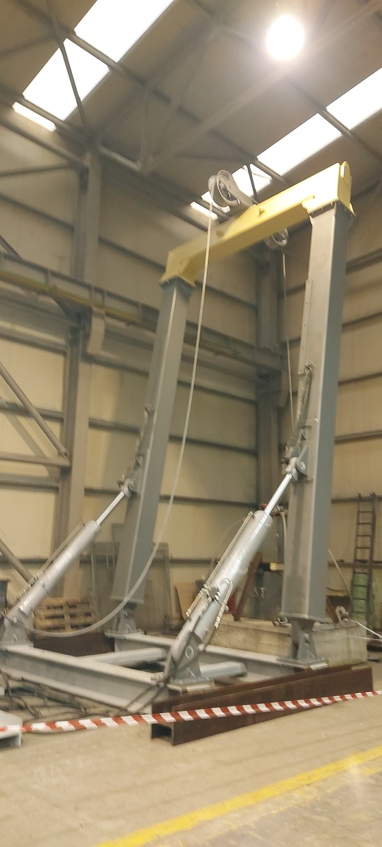 2663-10te-a-frame-winch_1