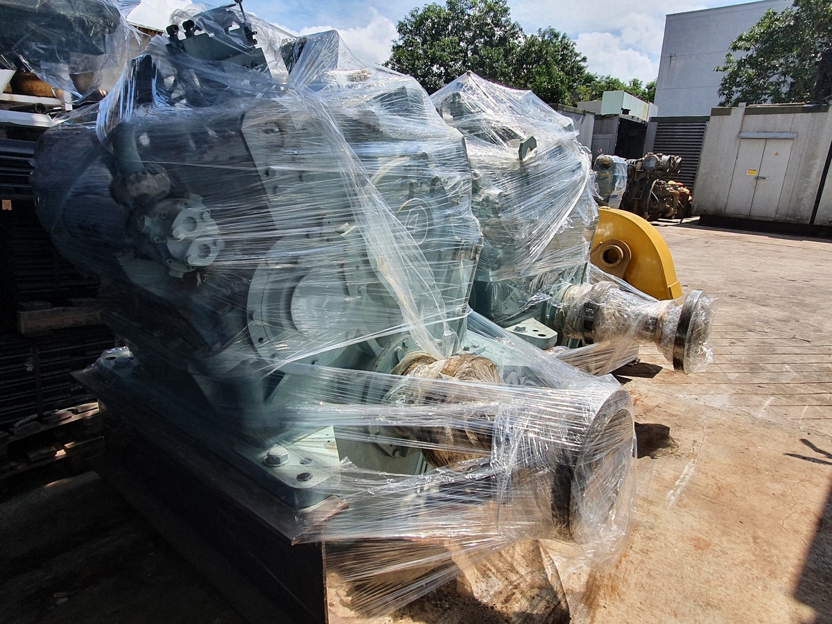 2779-yanmar-6ey26-marine-engine-with-gearbox_6