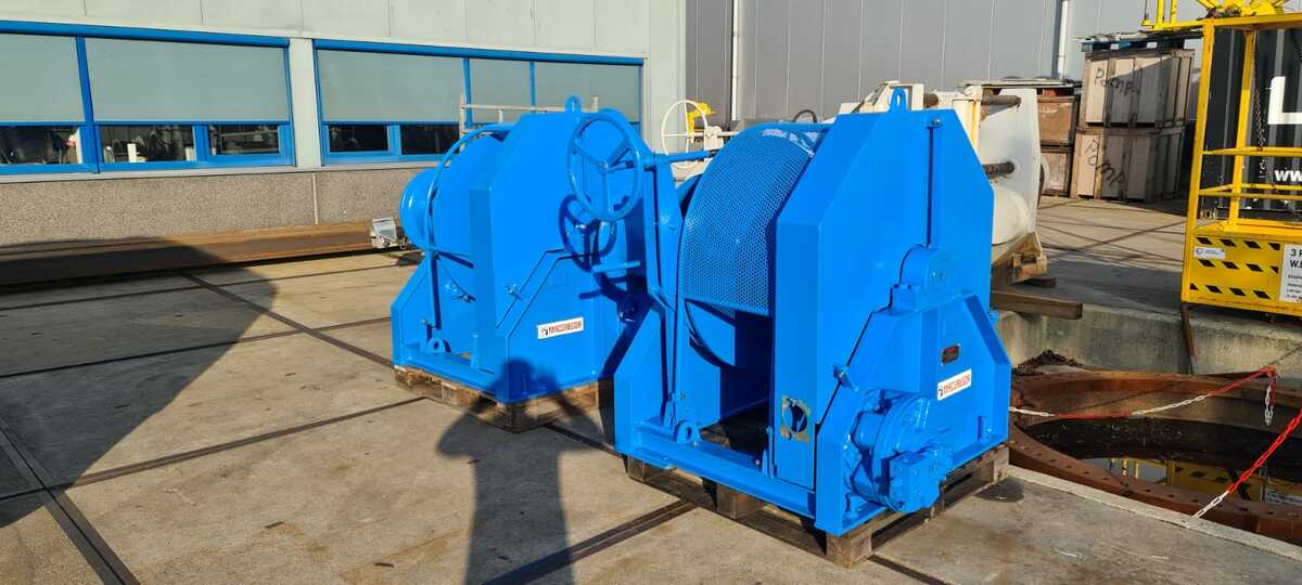 2817-10t-macgregor-tugger-winches_1