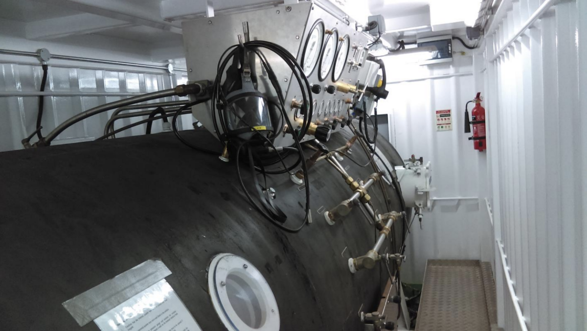 3015-60-ddc-in-20ft-offshore-container_1