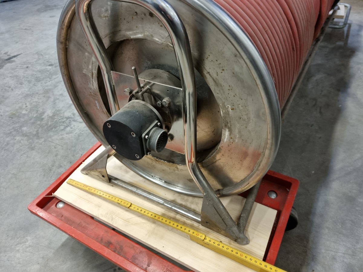 3056-deep-ocean-phantom-hd2-rov_17