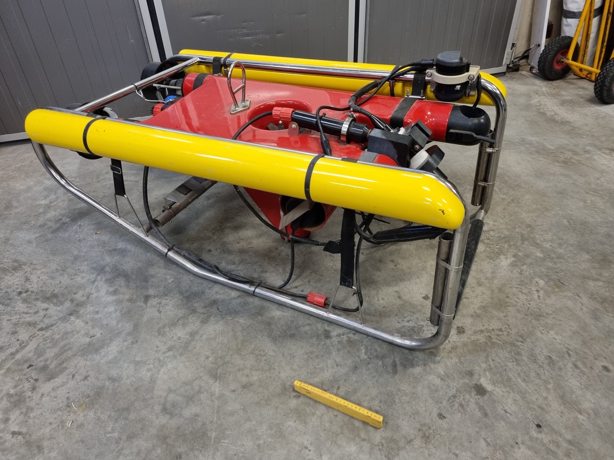 3056-deep-ocean-phantom-hd2-rov_16