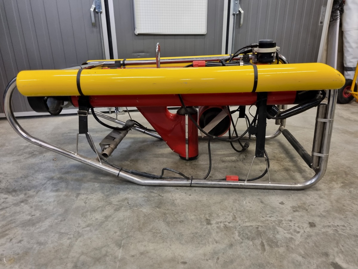 3056-deep-ocean-phantom-hd2-rov_3