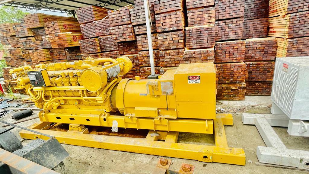 3290-cat-3516b-engines_1