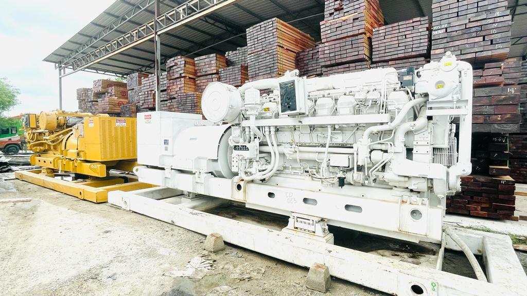 3290-cat-3516b-engines_2