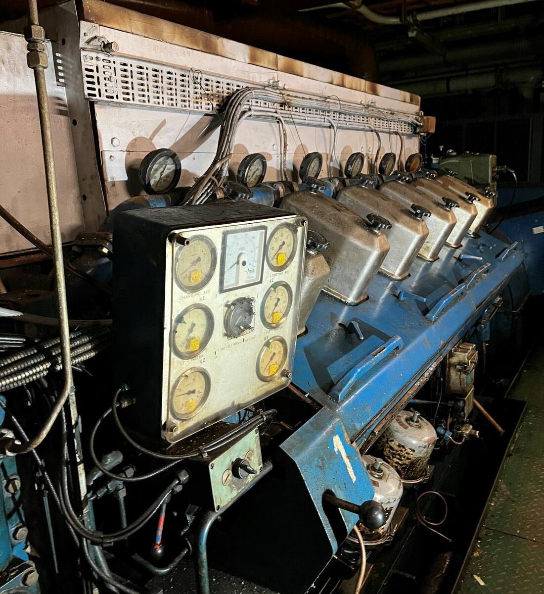 3330-wartsila-vasa-12v22-hf-diesel-engine_1