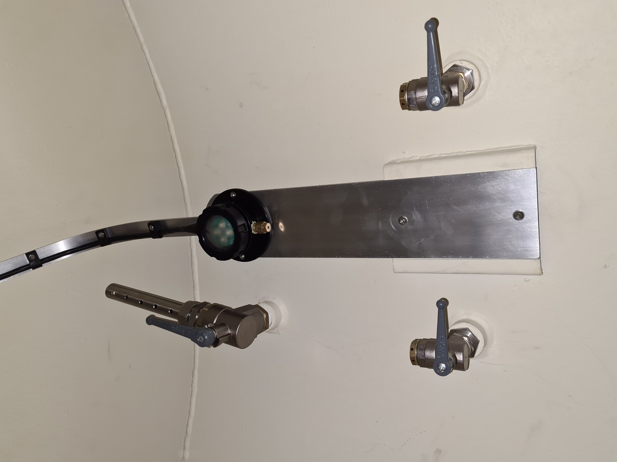 2105-1-8m-diving-decompression-chamber-ddc_12