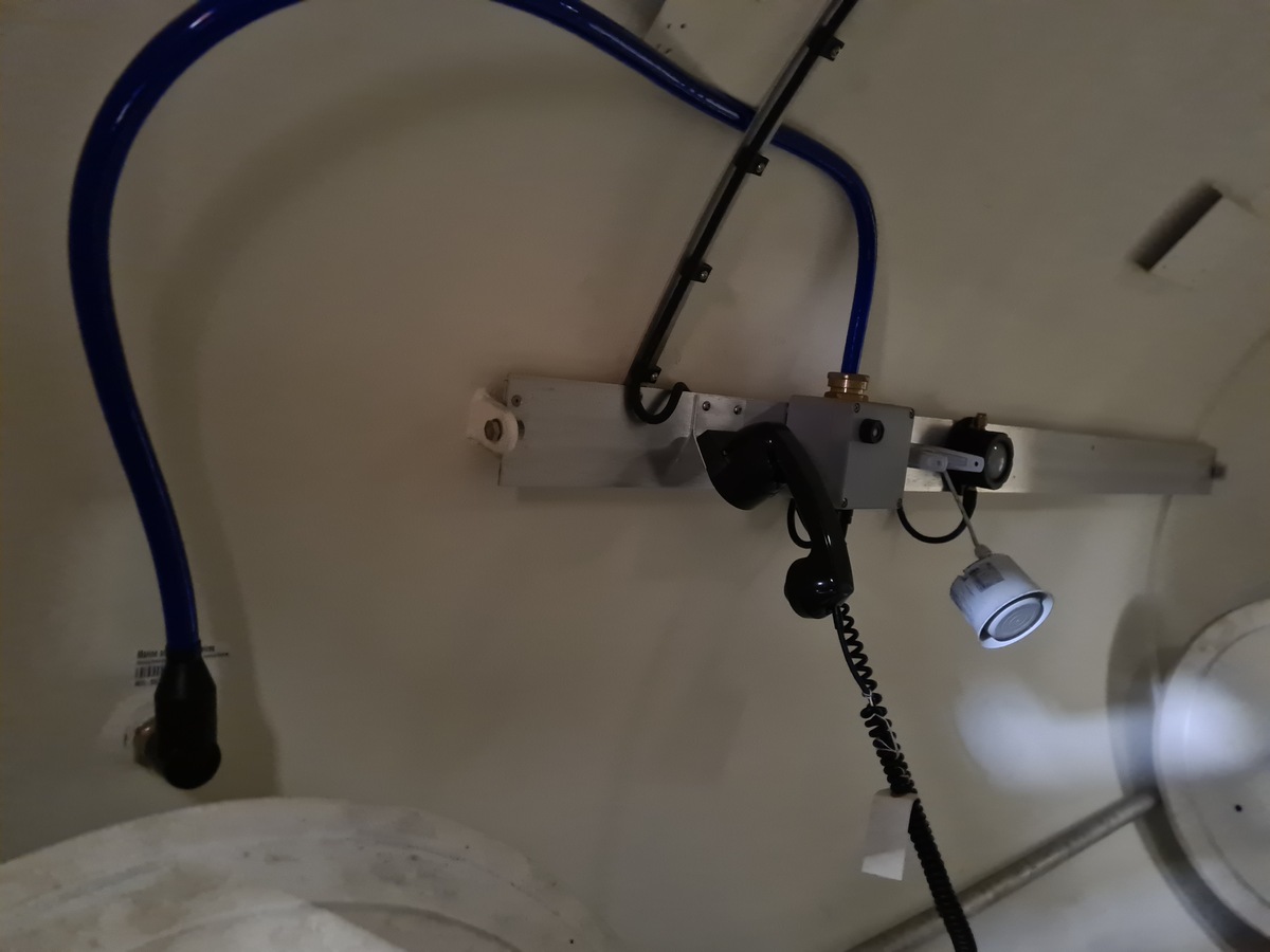 2105-1-8m-diving-decompression-chamber-ddc_3