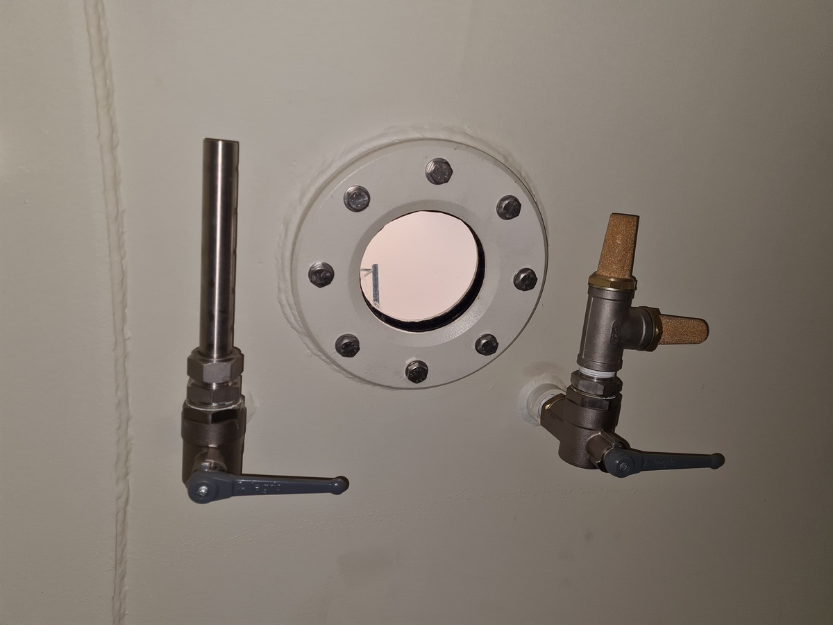 2105-1-8m-diving-decompression-chamber-ddc_27