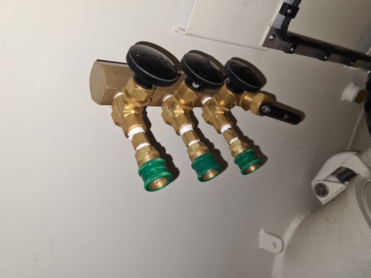 2105-1-8m-diving-decompression-chamber-ddc_2