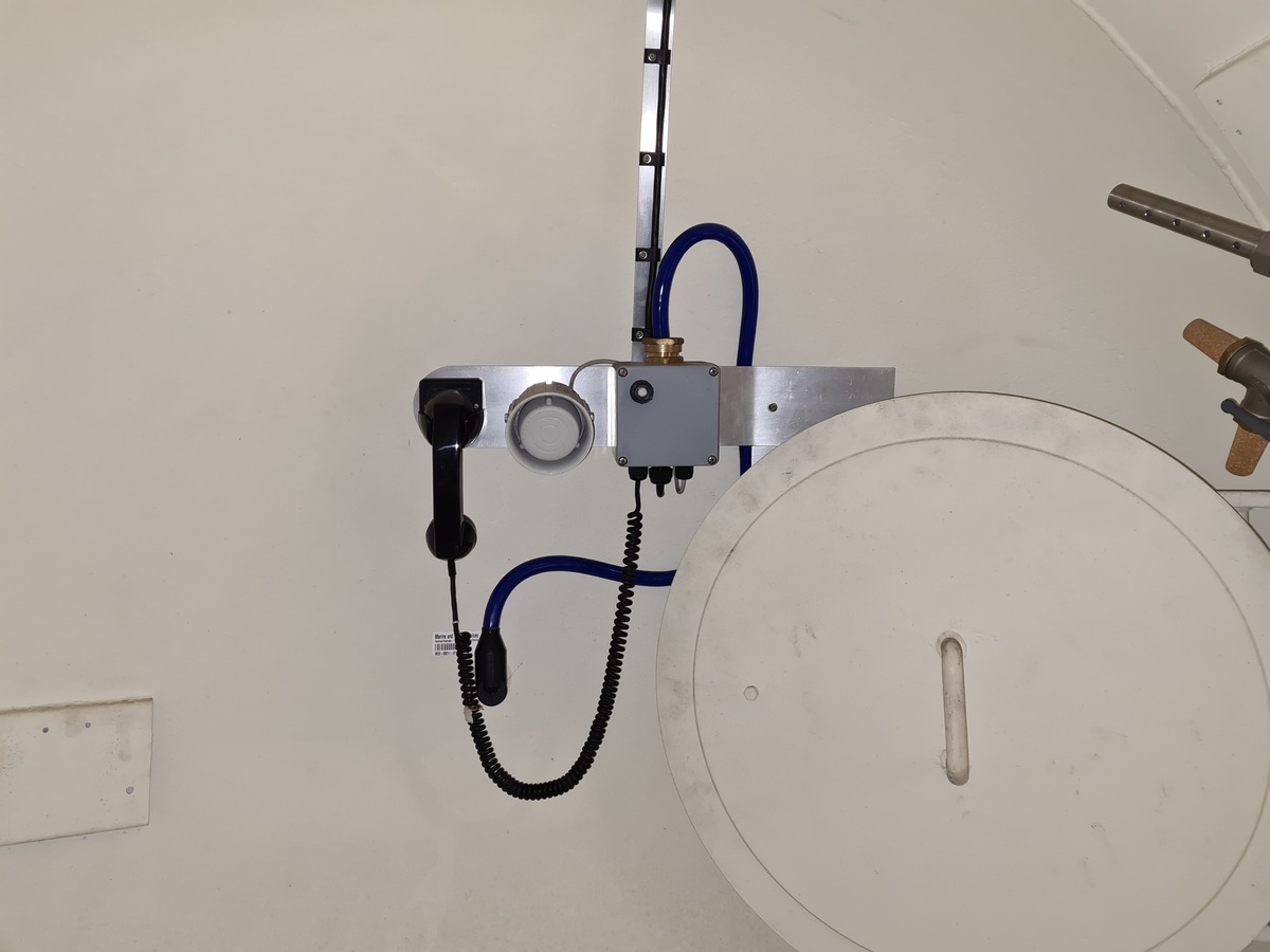 2105-1-8m-diving-decompression-chamber-ddc_26