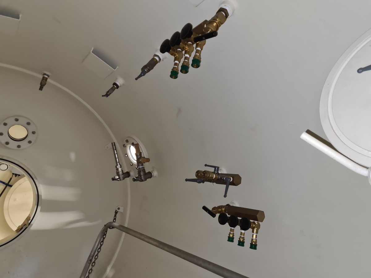 2105-1-8m-diving-decompression-chamber-ddc_24