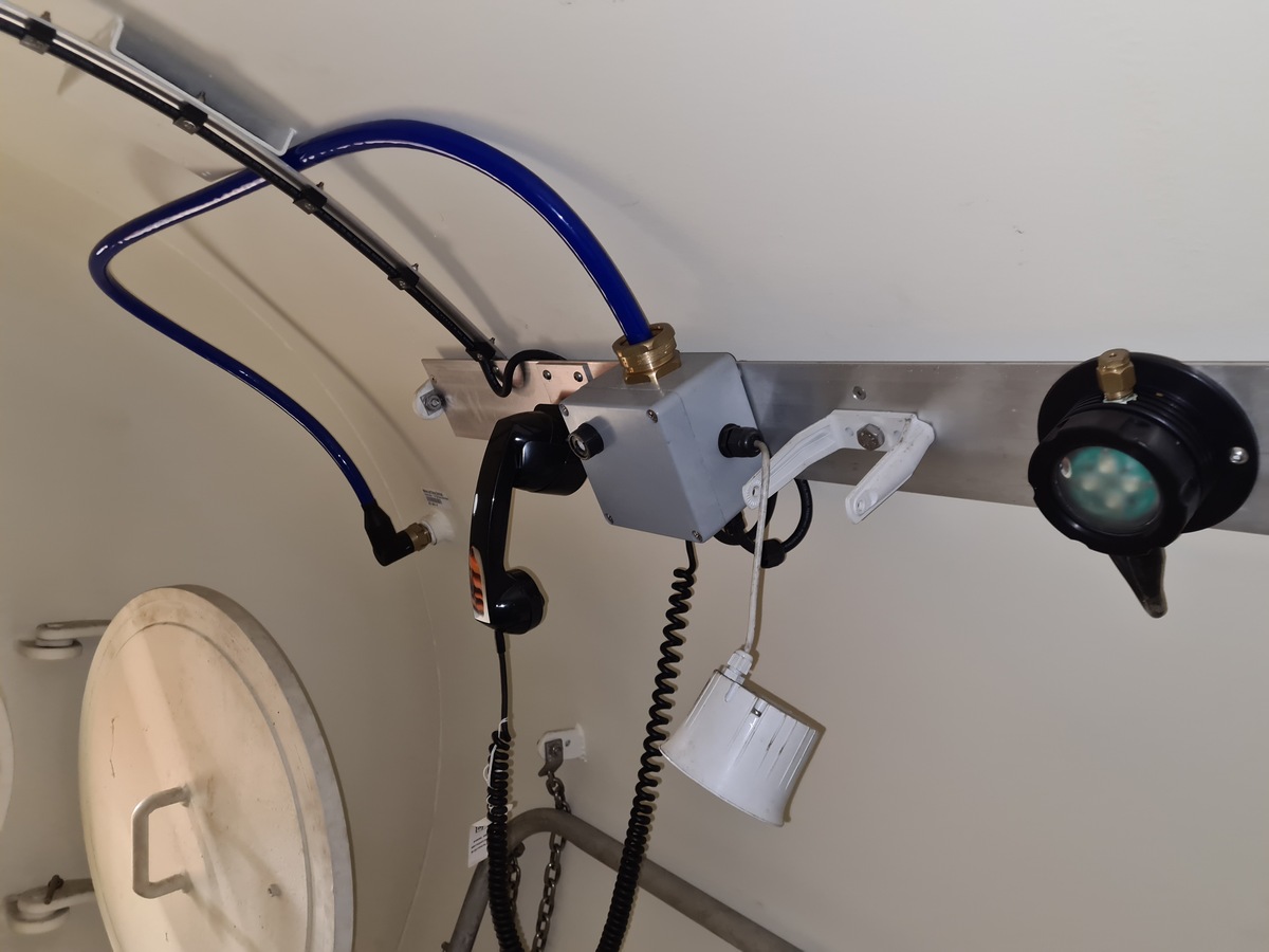 2105-1-8m-diving-decompression-chamber-ddc_23