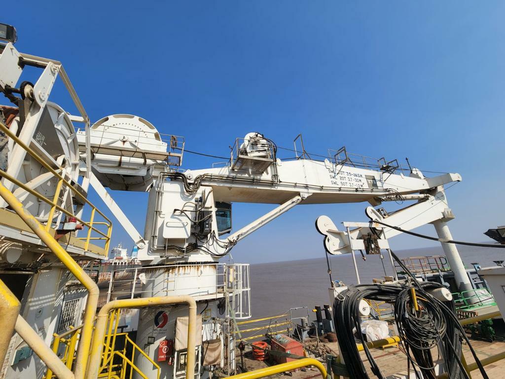 3355-tts-50t-offshore-marine-crane_1