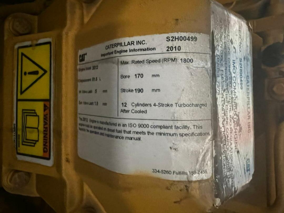 3392-3512b-caterpillar-marine-generators_4