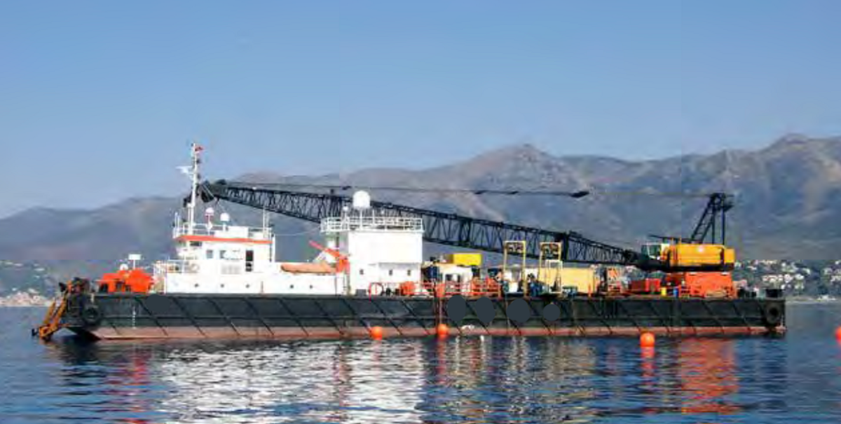 3661-190ft-crane-barge-for-charter_1