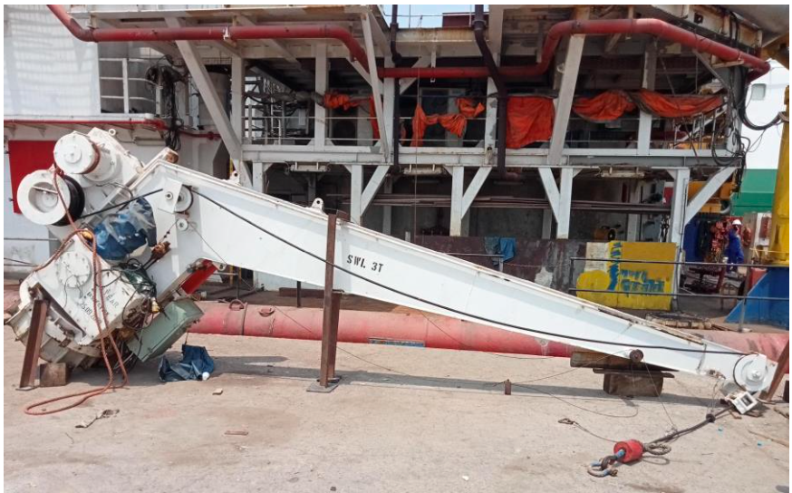 3711-15-men-frc-with-2x-single-arm-davit_2