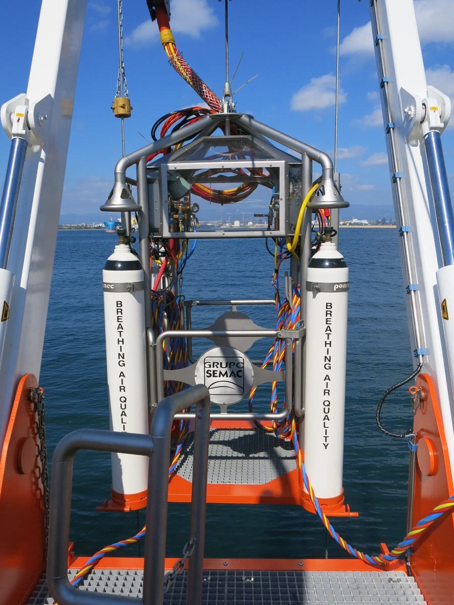3667-complete-working-wet-bell-diving-system_4