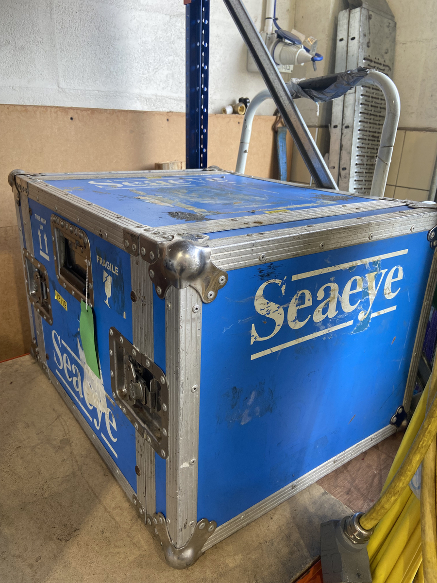 3717-saab-seaeye-falcon-surface-unit_2