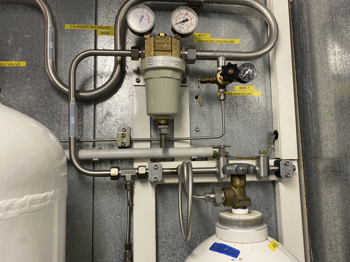 3729-haux-diver-deck-decompression-chamber_4