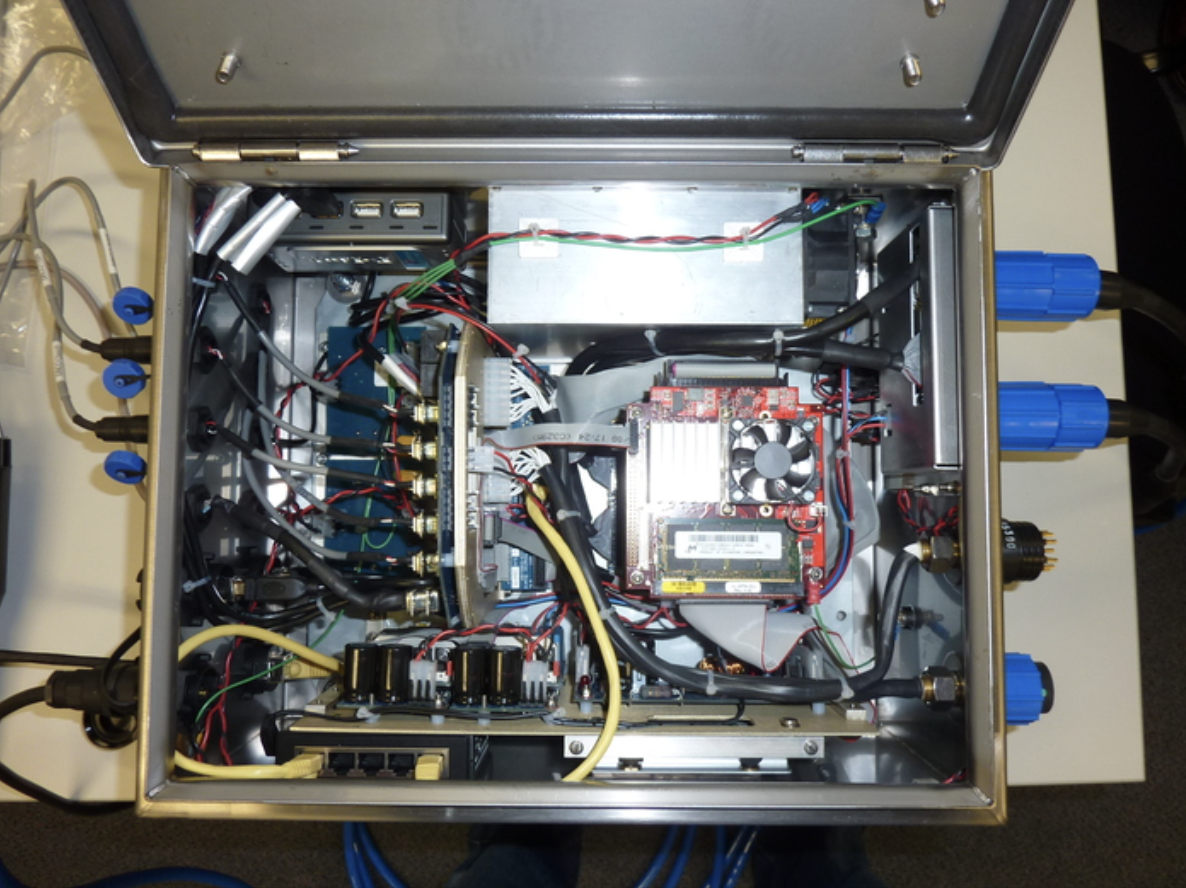 3732-geoswath-125khz-compact-side-scan-sonar_3