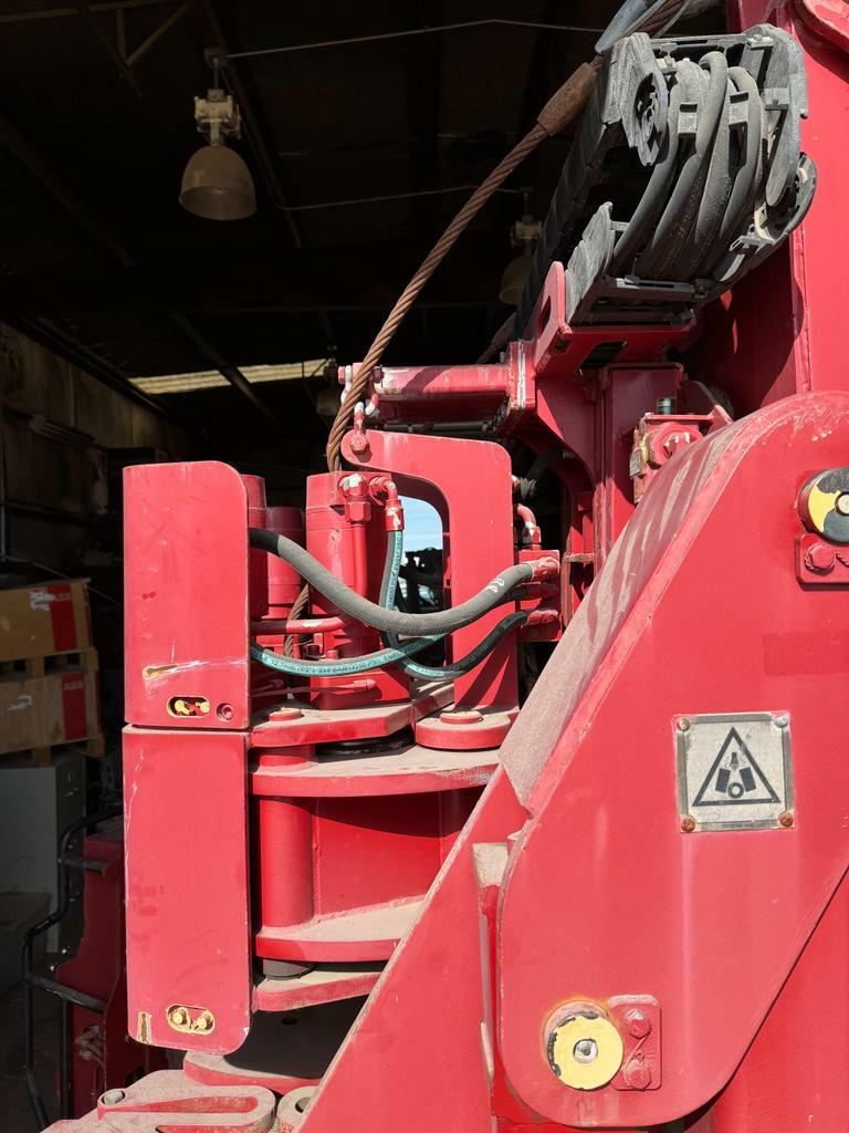 3787-nov-st120-iron-roughneck_9