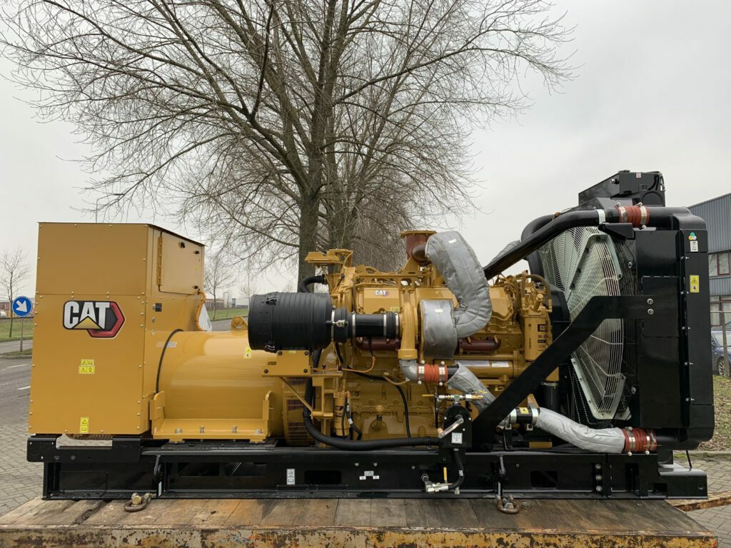 3799-caterpillar-c32-marine-engine-unused_1