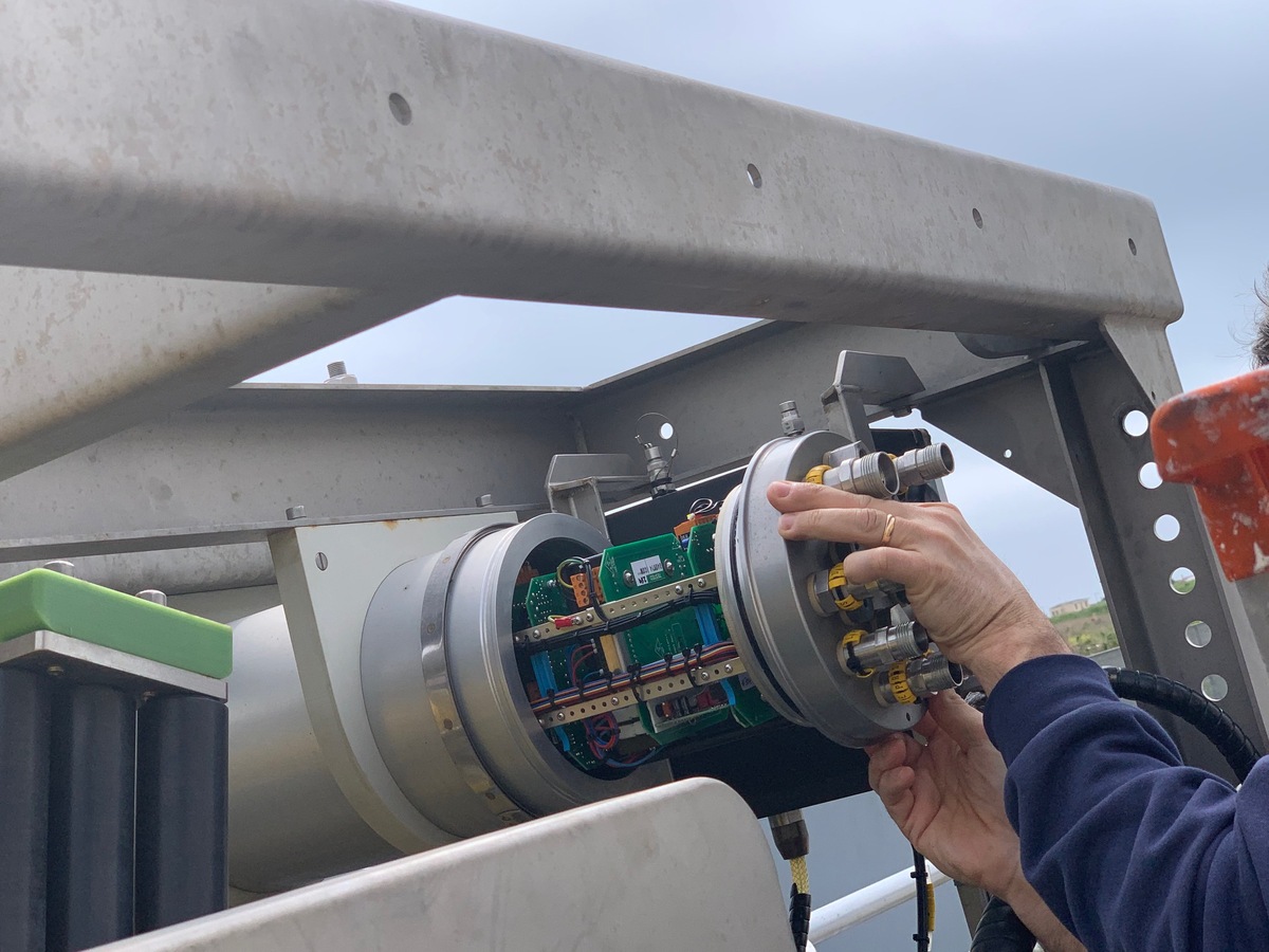 3888-super-mohawk-rov-system-low-hours_8