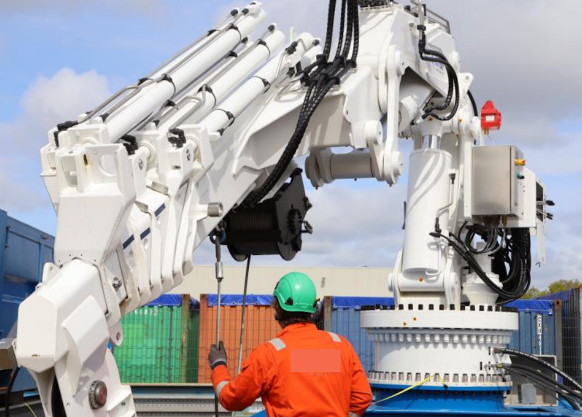 3929-4t-foldable-knuckle-boom-crane_1